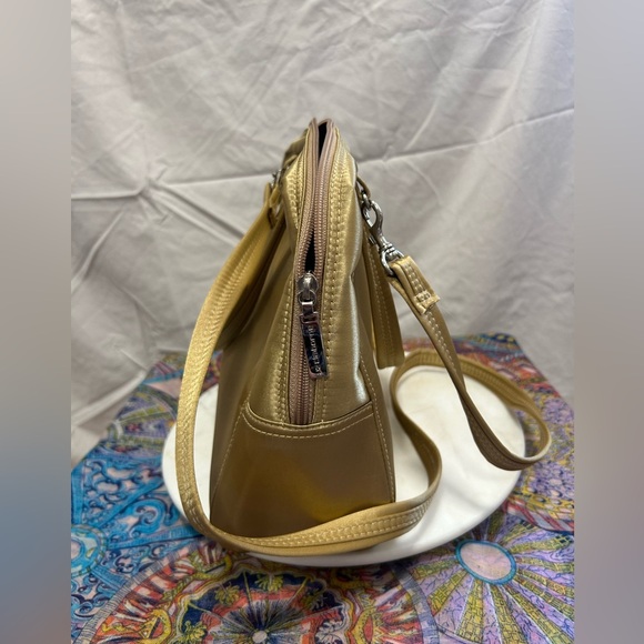 Liz Clairborne crossbody with shoulder option gold purse - Picture 3 of 12